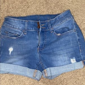 Small Jean shorts